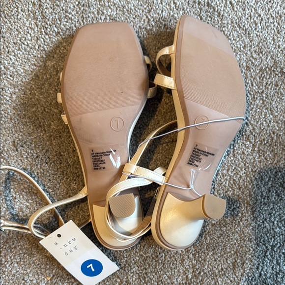 A New Day Cream Sandals Strappy Low-Heeled - Picture 5 of 5